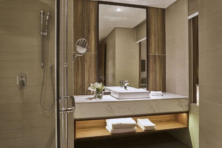 Studio King Mountain View with Balcony